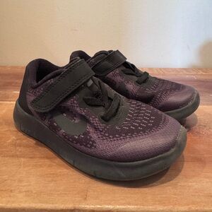 Nike Boy Velcro Black Shoes Size US 10C